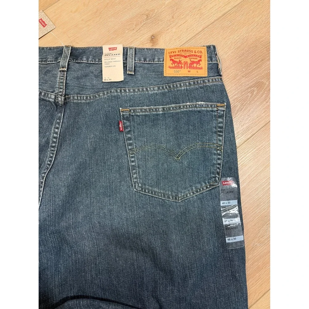 Levis 550 Relaxed Fit Tapered Leg Jeans Mens 48x30 Blue Denim Medium Wash read